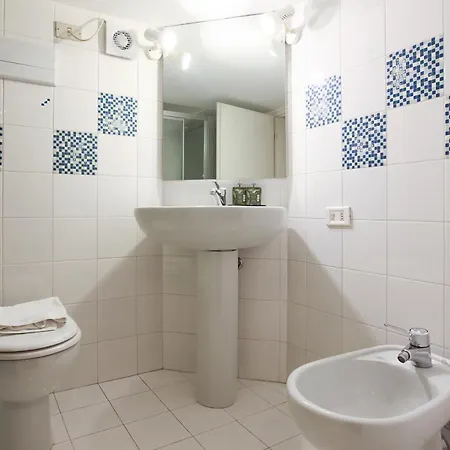 Fancy Blue Duomo Duplex شقة ميلان